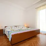 Mira Veleniki