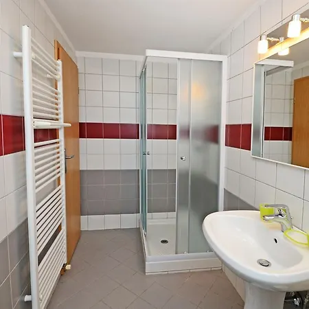 Apartment Mira Veleniki