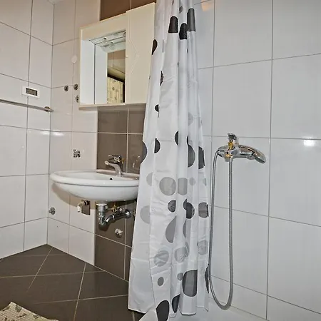 Mira Veleniki