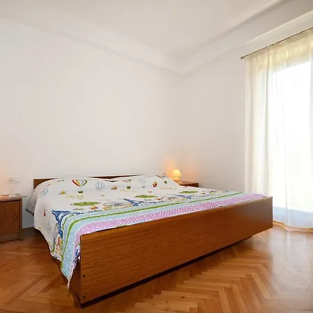 Mira Veleniki