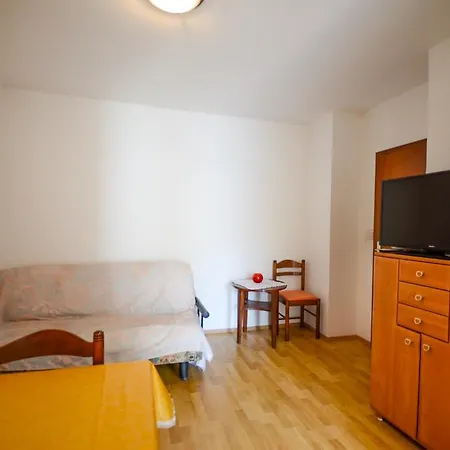 Mira Apartment *