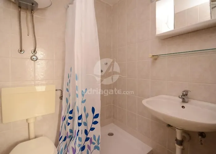 Apartament Mira Veleniki