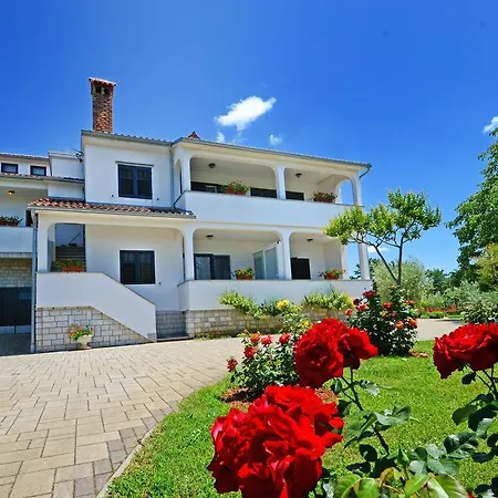 Appartement Mira Veleniki